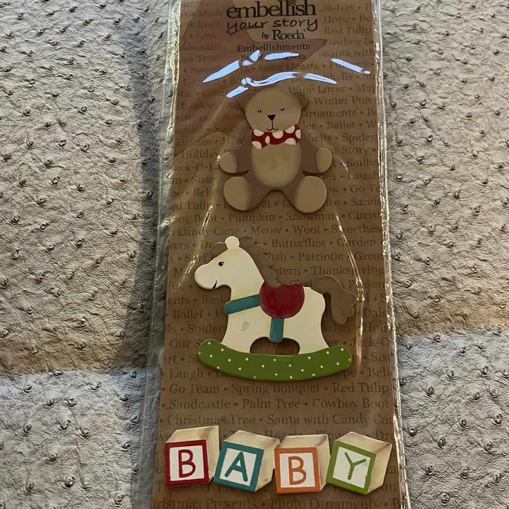 nWT embellish your story by Roeda set of 3 magnets